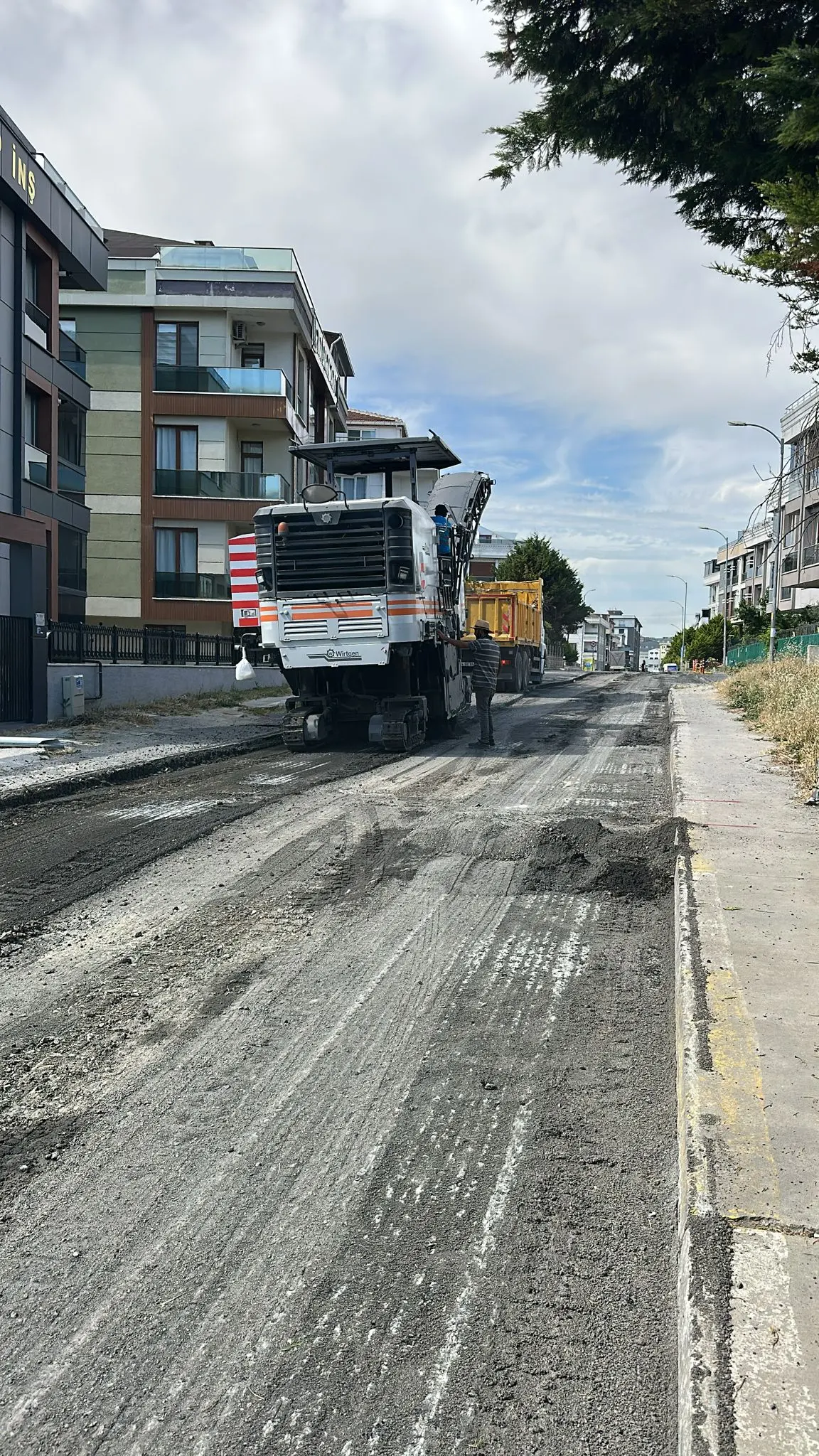 Beylikdüzü Belediyesi Fen İşleri Müdürlüğü Tarafından Bölge Geneli Beton Kaldırım Çevre Düzenlemesi ve Müteferrik Asfalt Yapım İşleri - 7